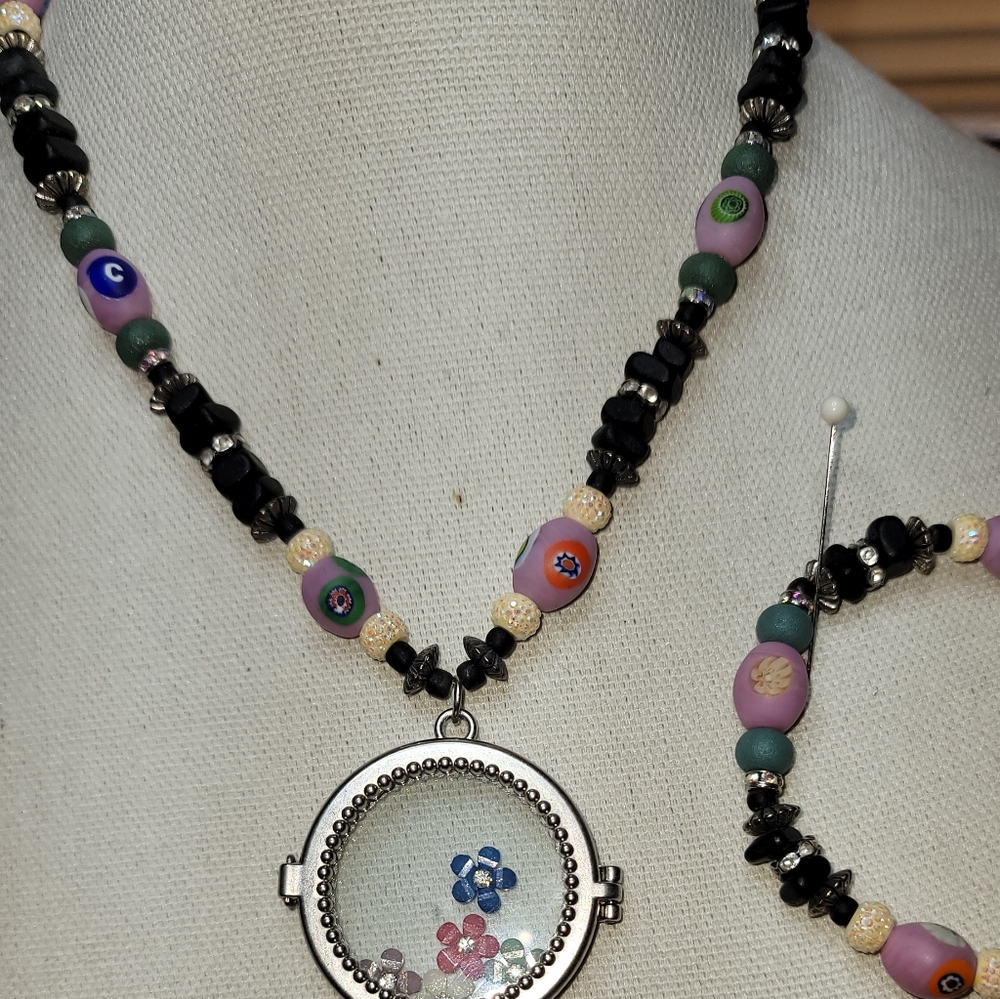 "Flower Power": 2-pc Necklace & Bracelet Set